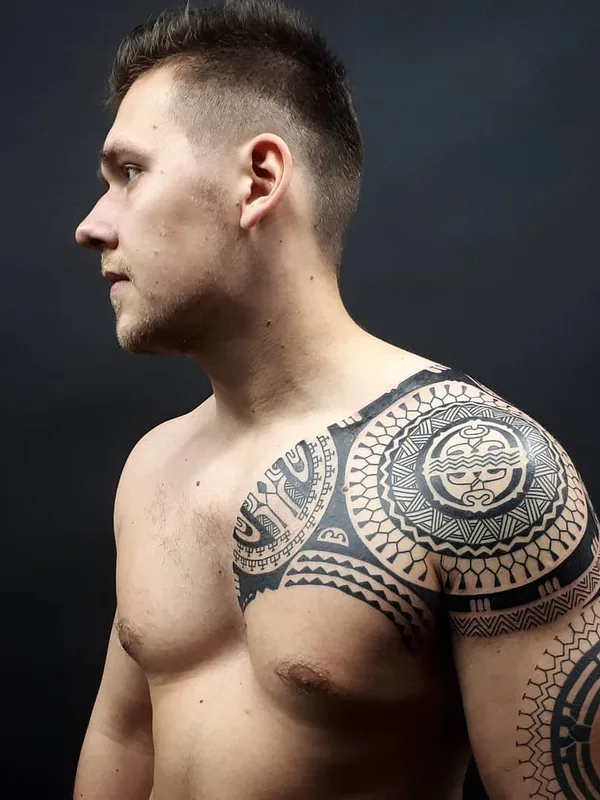 male black tribal tatuaje en shoulder #32473 | Tatuador Дмитрий Бабахин