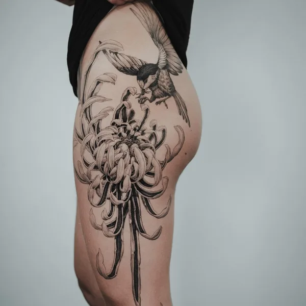 Graphic tattoo by Ezer in Paris