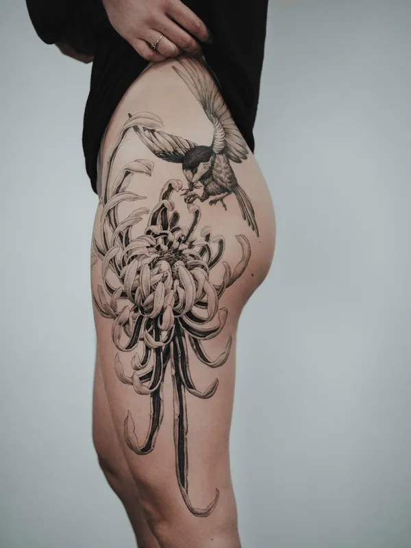Graphic tattoo by Ezer in Paris