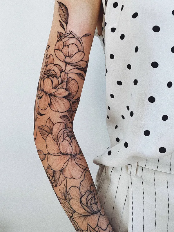 female black linework tatouage sur full sleeve #33872 | Artiste tatoueur Алина Дробязко