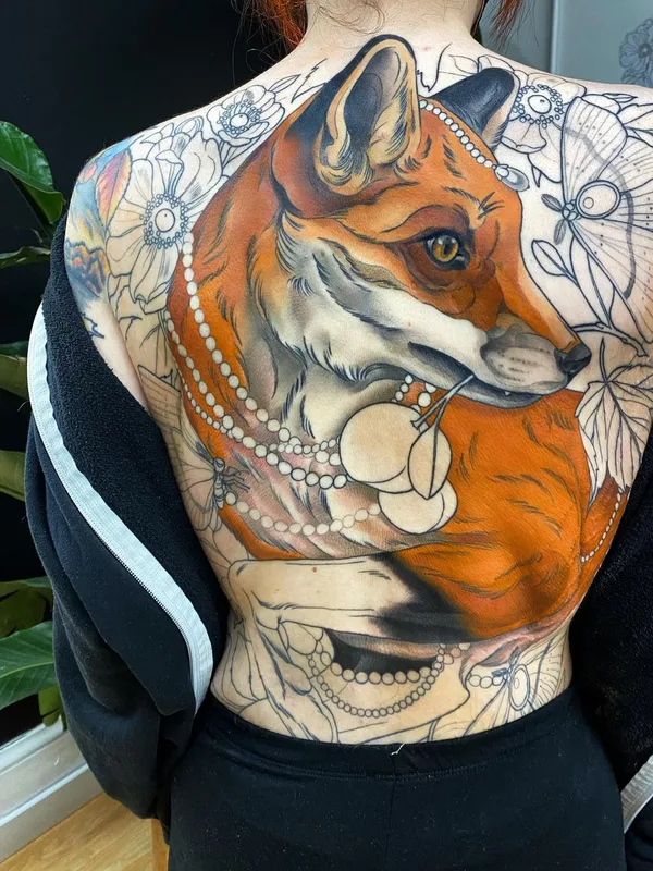 female color realism tatouage sur full back #45392 | Artiste tatoueur Arielle Gagnon