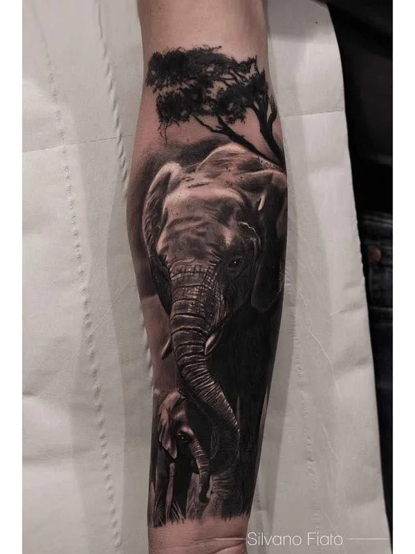black and grey realism tatouage sur forearm #9802 | Artiste tatoueur Silvano Fiato
