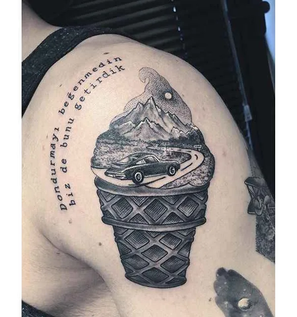 black and grey illustrative tatuaje en shoulder #142 | Tatuador Eva Krbdk