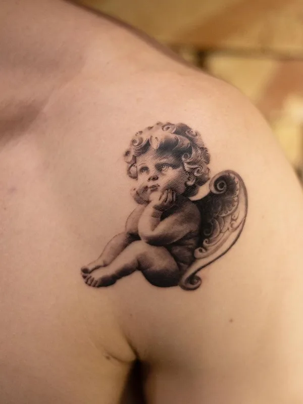black and grey realism tattoo auf shoulder #62730 | Tätowierer Максим Син