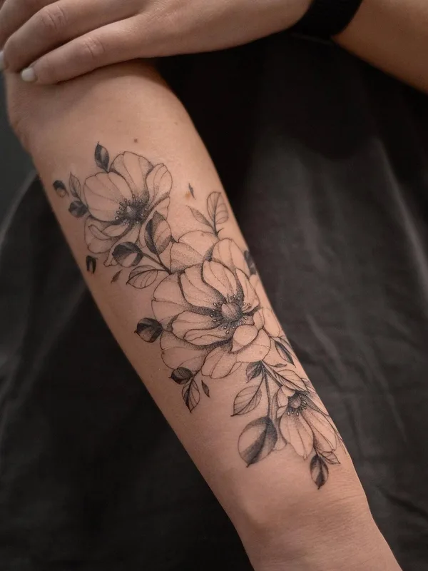 female black and grey botanic татуировка на forearm #62767 | Тату мастер sveta_blackbird