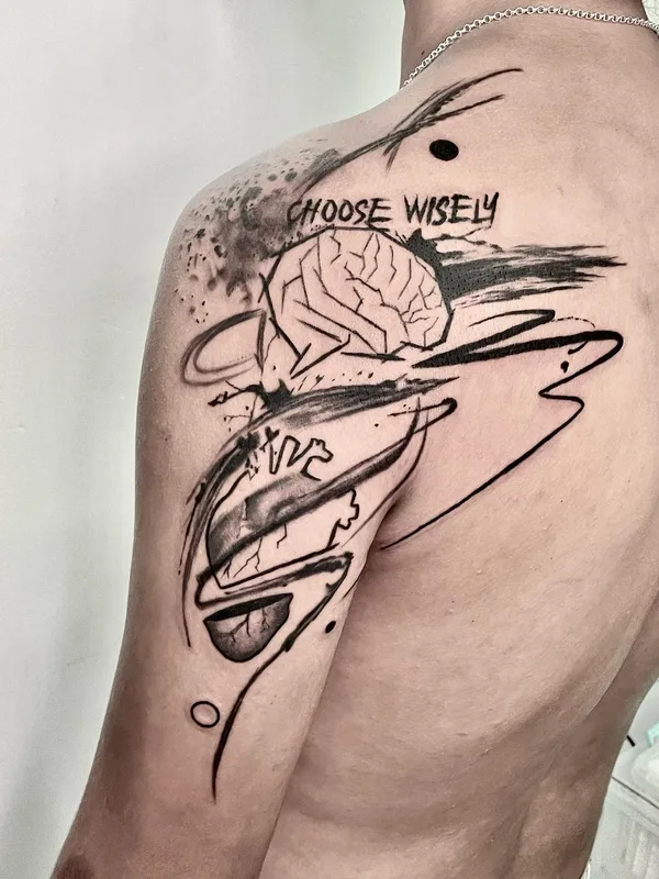 black abstract tattoo auf shoulder #62784 | Tätowierer inbal_tattoo