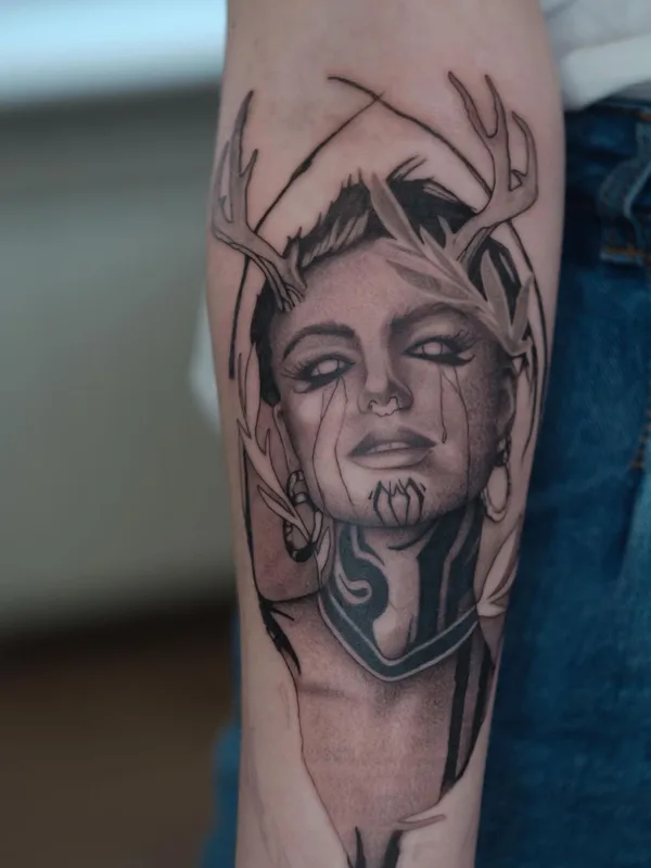 female black and grey realism Tatuaggio su forearm #51067 | Tatuatore Евгений 