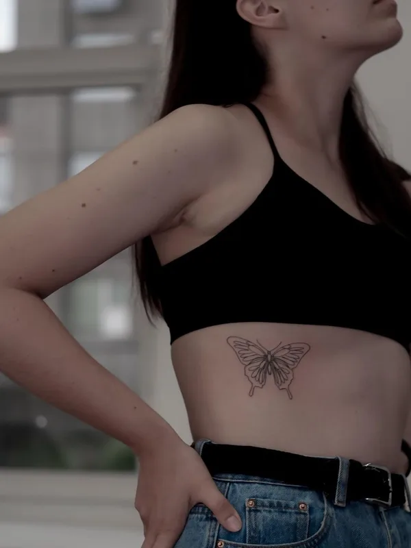 female black linework Tatuaggio su ribcage #51070 | Tatuatore Евгений 