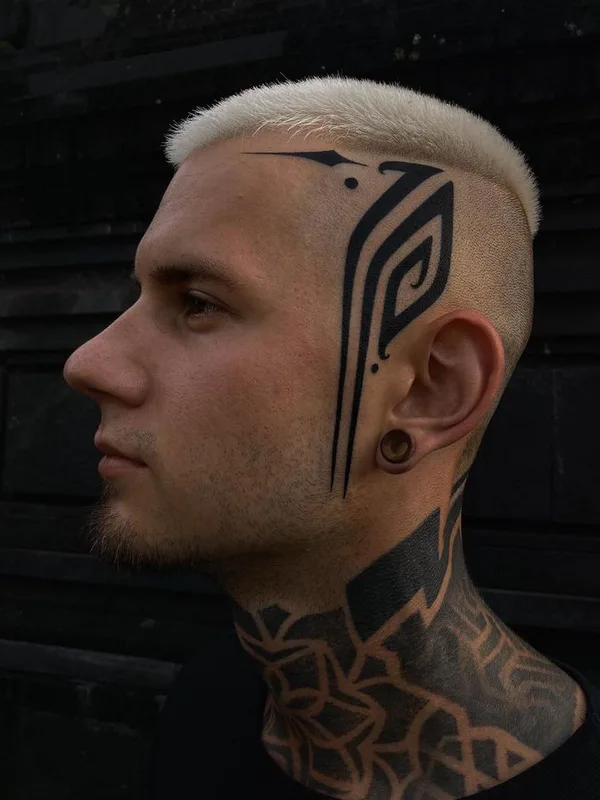men black ornamental tatouage sur head #64421 | Artiste tatoueur gaya_tree_