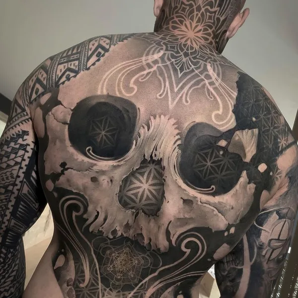 Ornamental tattoo by Abián LaMotta in Zürich
