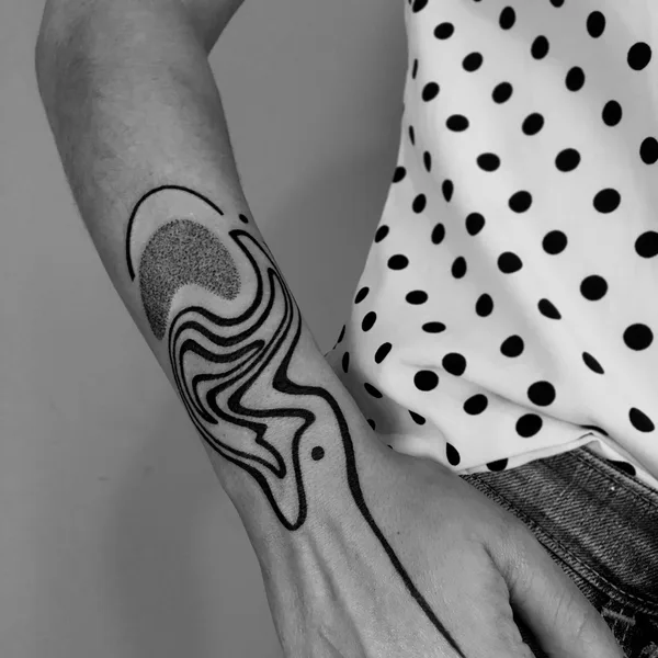 Abstract tattoo by Lorena Melo in Belo Horizonte