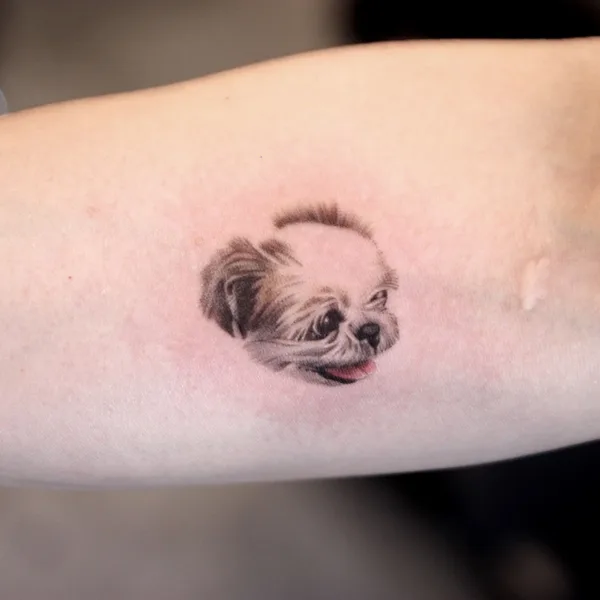 Feminine tattoo by Sodam in Seoul