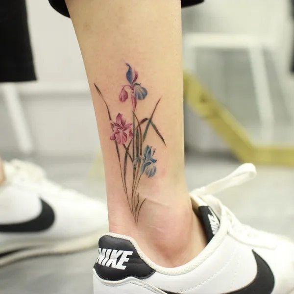 Feminine tattoo by Sodam in Seoul