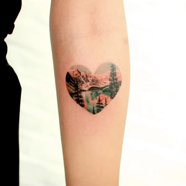 Feminine tattoo by Sodam in Seoul