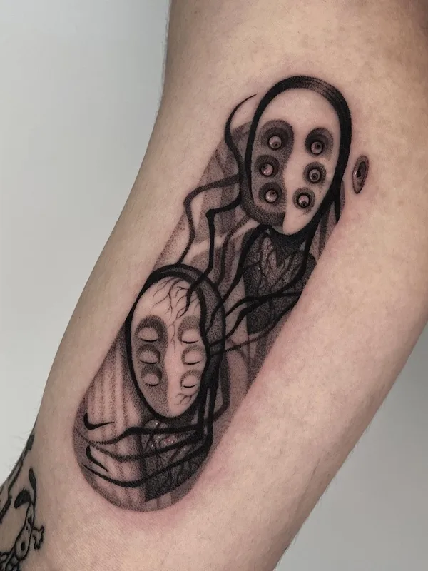 black and grey blackwork tatuaje en forearm #58898 | Tatuador Sinsa