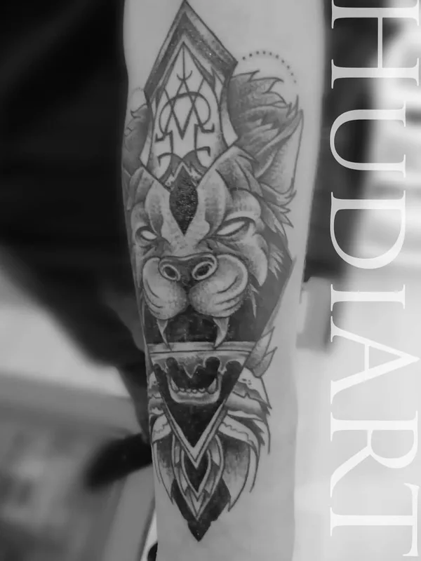 black and grey blackwork татуировка на forearm #37797 | Тату мастер HudiART