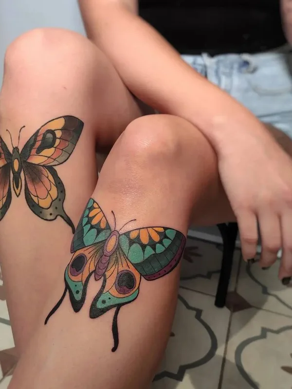 female color neo traditional tatuaje en thigh #45446 | Tatuador Елена Апасова