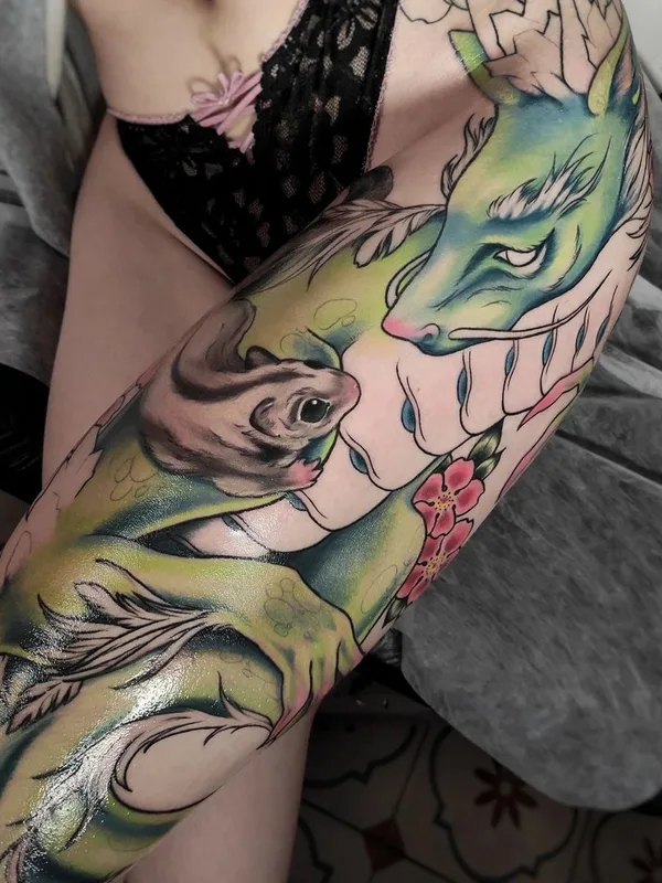 female color japanese tatuaje en thigh #45450 | Tatuador Елена Апасова