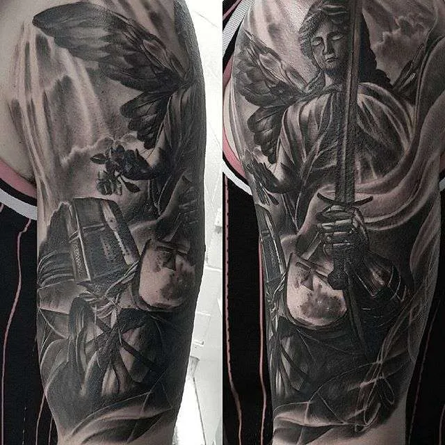 Tattoo artist Karl van der Linden - black and grey realistic tattoo