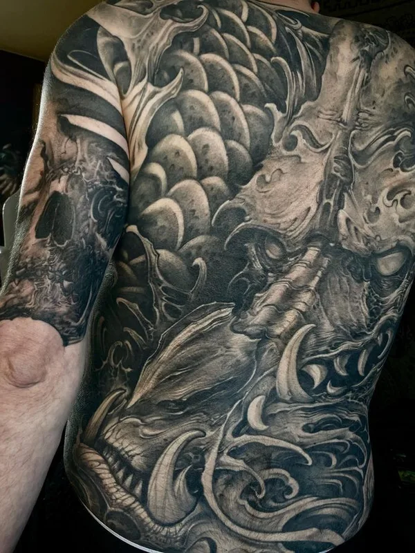 black and grey black and grey tatuaje en full back #66490 | Tatuador Piotr Polak