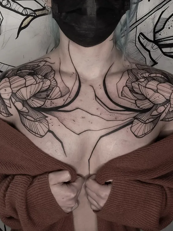 female black linework татуировка на chest #66534 | Тату мастер Weeping Hyena