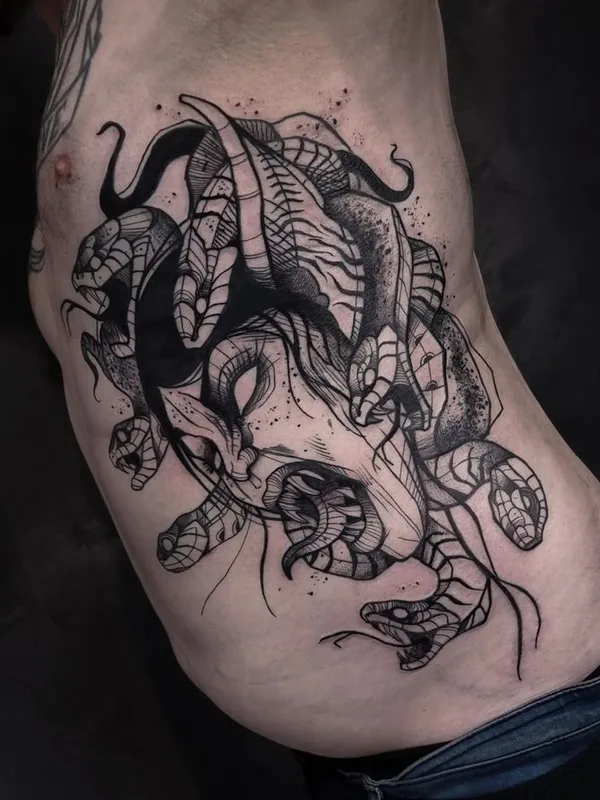 black blackwork татуировка на ribcage #66525 | Тату мастер Weeping Hyena