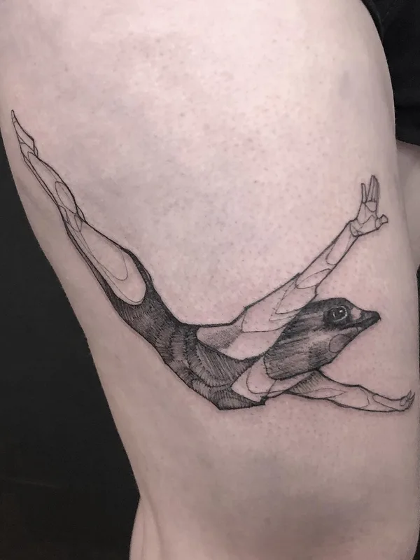 black linework tatuaje en thigh #66561 | Tatuador Q.Ortega
