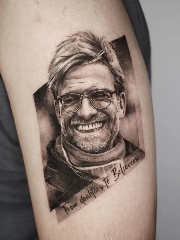 black and grey realism татуировка на bicep #40198 | Тату мастер Zlata Kolomoyskaya