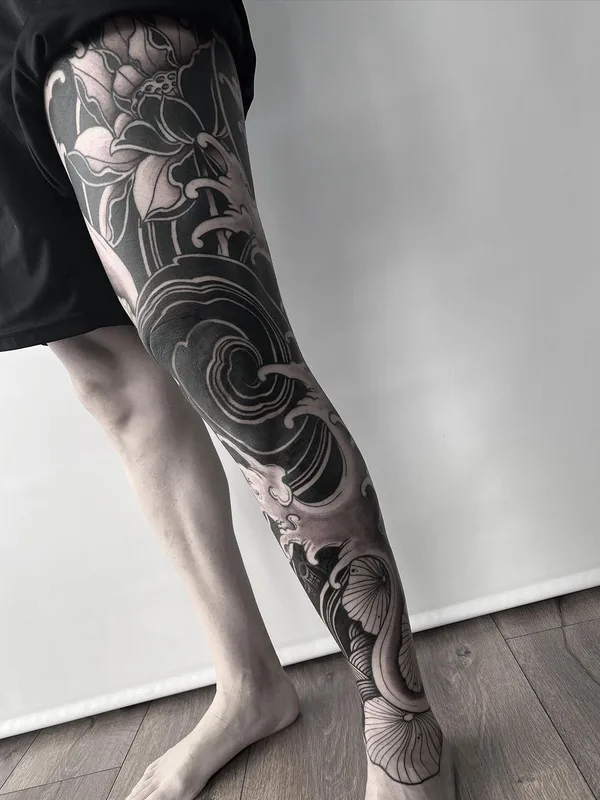 black and grey japanese tattoo on full leg #55556 | Tattoo Artist Raimundo Ramírez