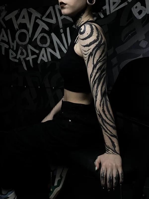 female black blackwork татуировка на full sleeve #71176 | Тату мастер ART CHE 