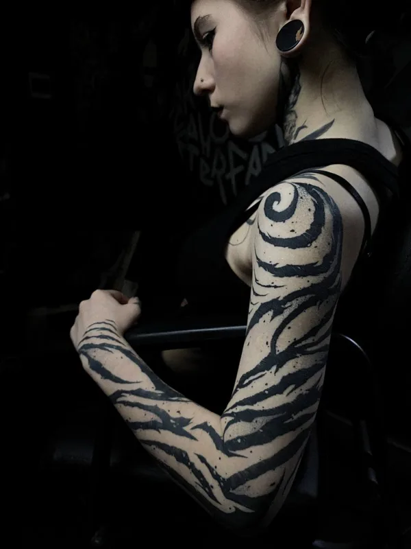 female black blackwork татуировка на full sleeve #71178 | Тату мастер ART CHE 