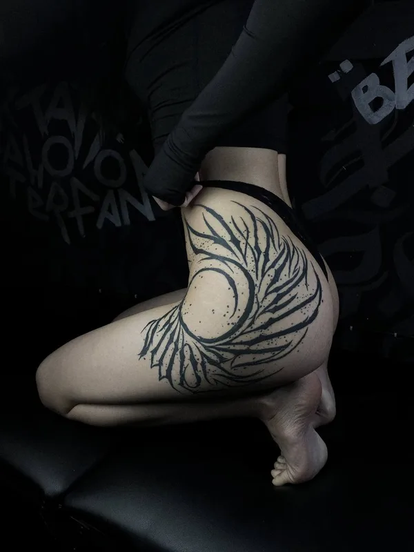 female black blackwork татуировка на thigh #71185 | Тату мастер ART CHE 