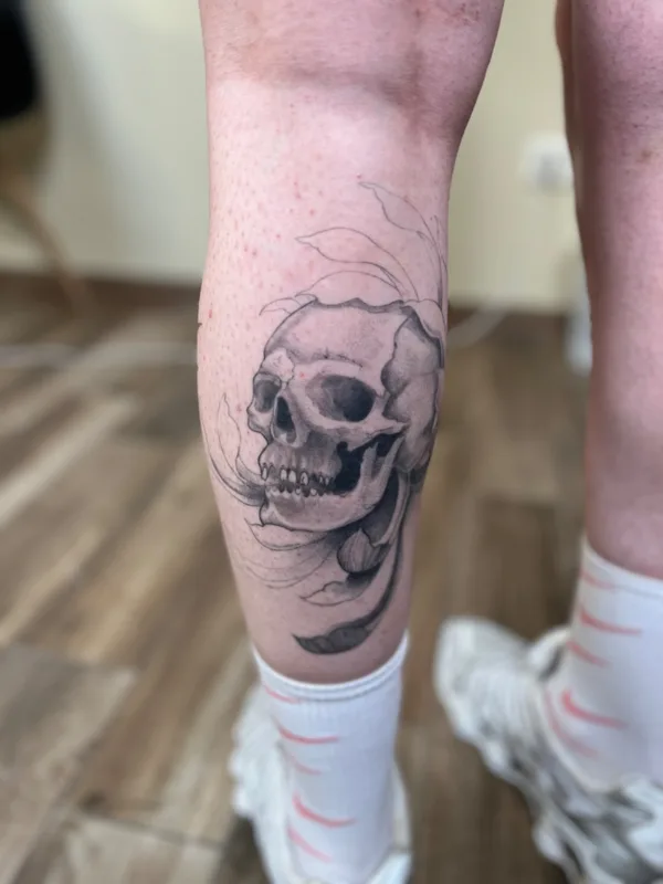 black and grey black and grey татуировка на calf #72202 | Тату мастер Ванесса Динь