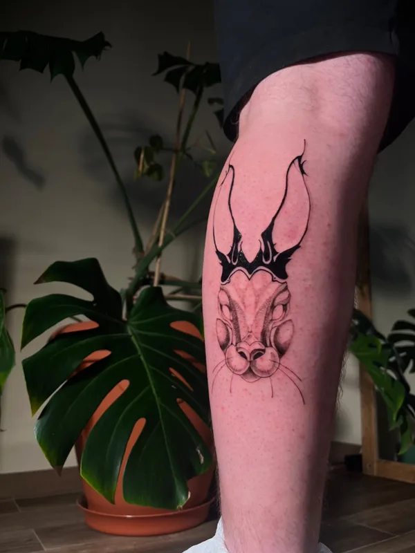 black blackwork татуировка на calf #72196 | Тату мастер Ванесса Динь