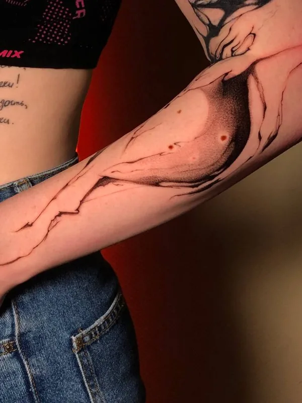 female black and grey abstract татуировка на forearm #72206 | Тату мастер Ванесса Динь