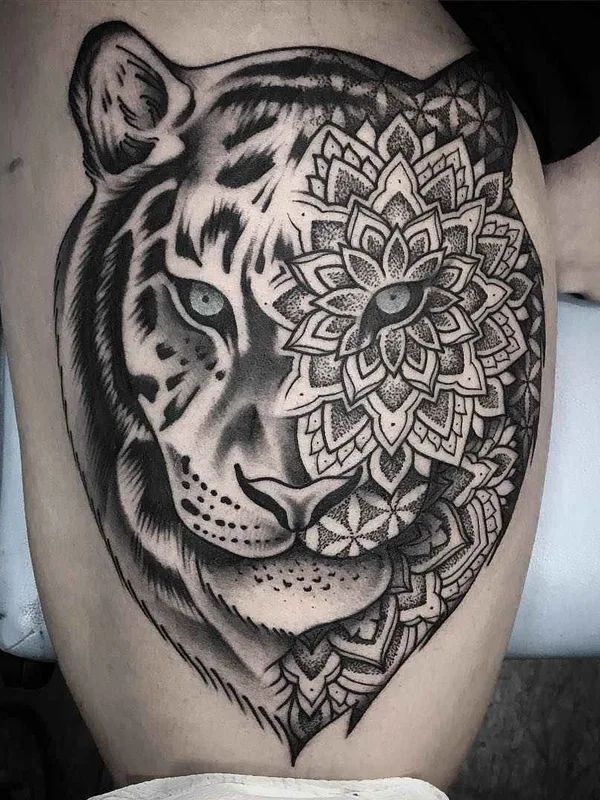 black and grey black and grey татуировка на thigh #4413 | Тату мастер Chris Bint