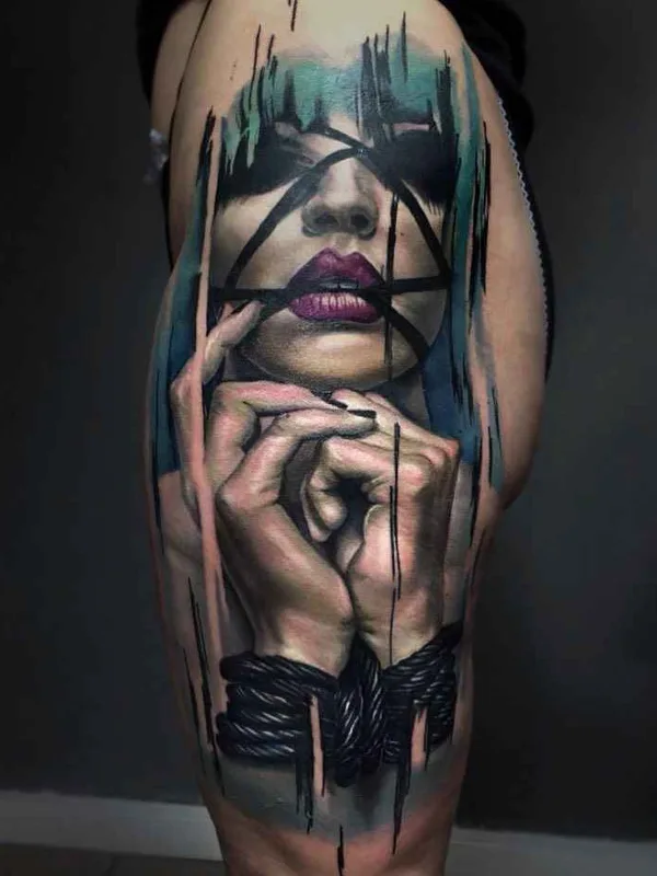 female color realism tatuaje en thigh #9039 | Tatuador Charles Huurman