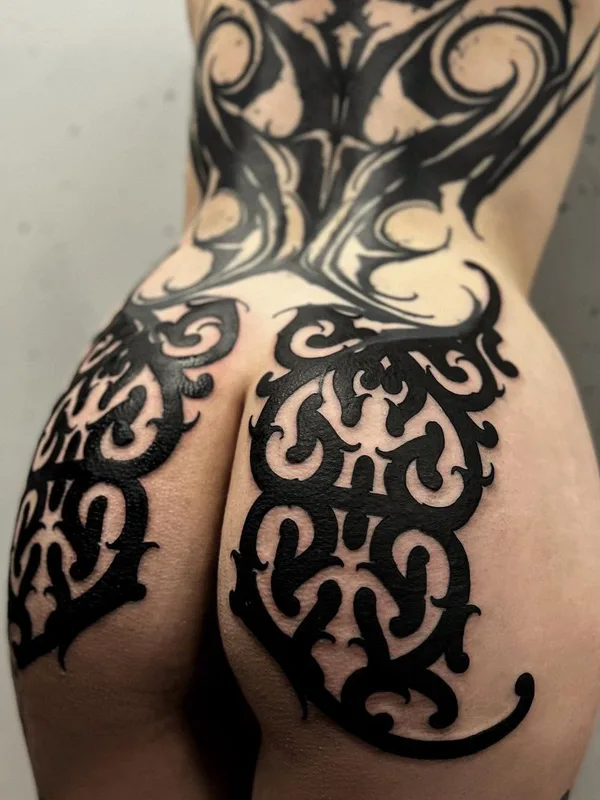 female black blackwork 타투 부위 full back #45619 | 타투이스트 Алексей Бойко