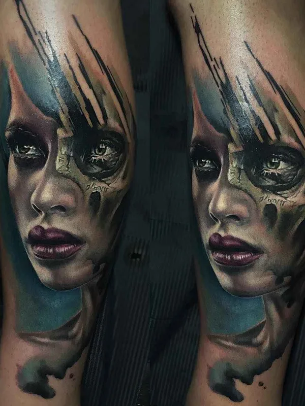 female color realism tatuaje en calf #9046 | Tatuador Charles Huurman