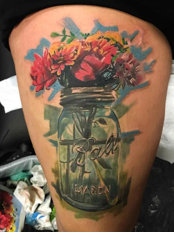 color realism Tatuagem em thigh #3579 | Tatuador Valerio Sarpetti