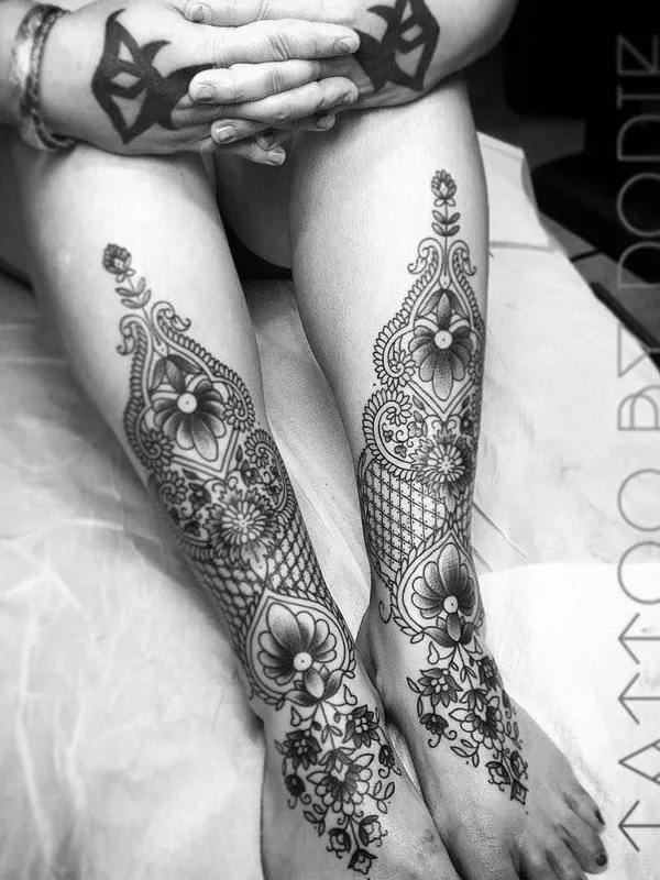 Dotwork tattoo by Dodie in Lyon