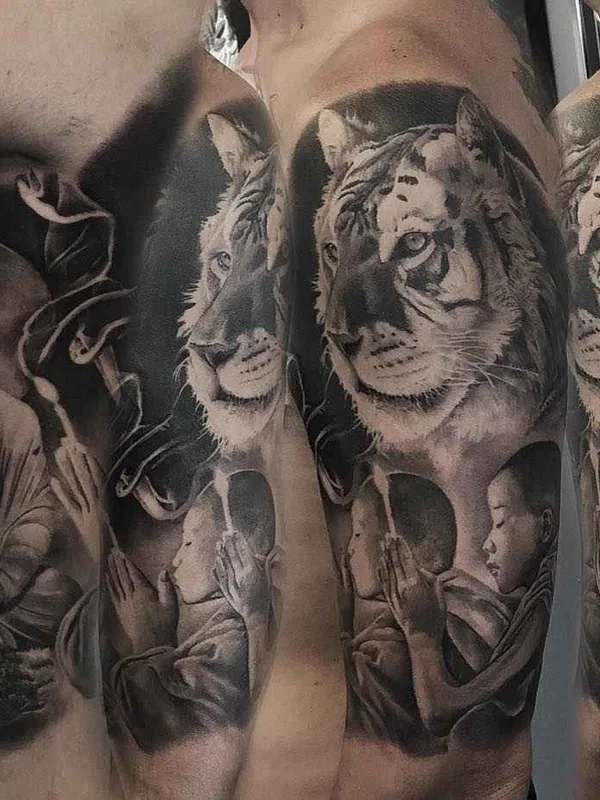 black and grey realism tattoo auf full sleeve #1584 | Tätowierer Massi Novecento