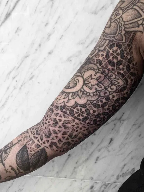 female black and grey dotwork татуировка на full sleeve #1294 | Тату мастер Chester Lee (Oddtattooer)