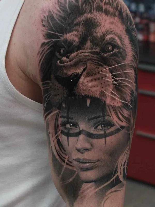 black and grey realism tatouage sur upper arm #8975 | Artiste tatoueur Ryan Evans