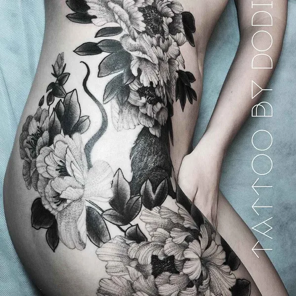 Dotwork tattoo by Dodie in Lyon