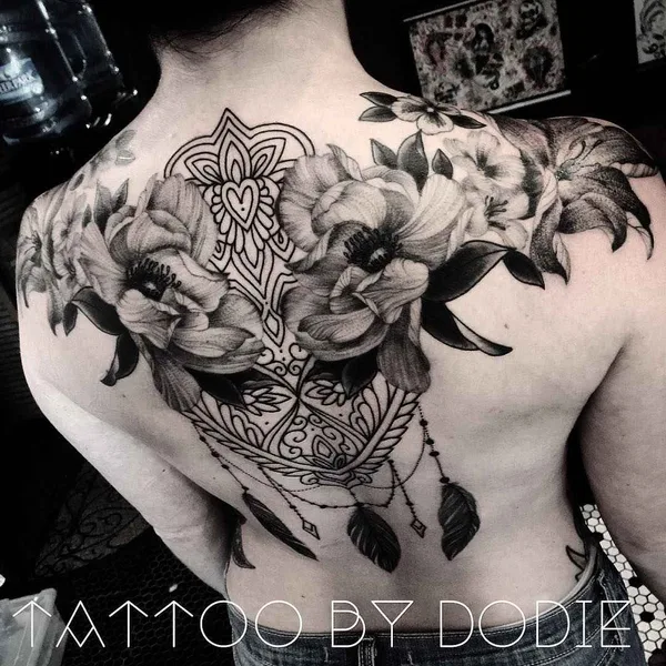 Dotwork tattoo by Dodie in Lyon