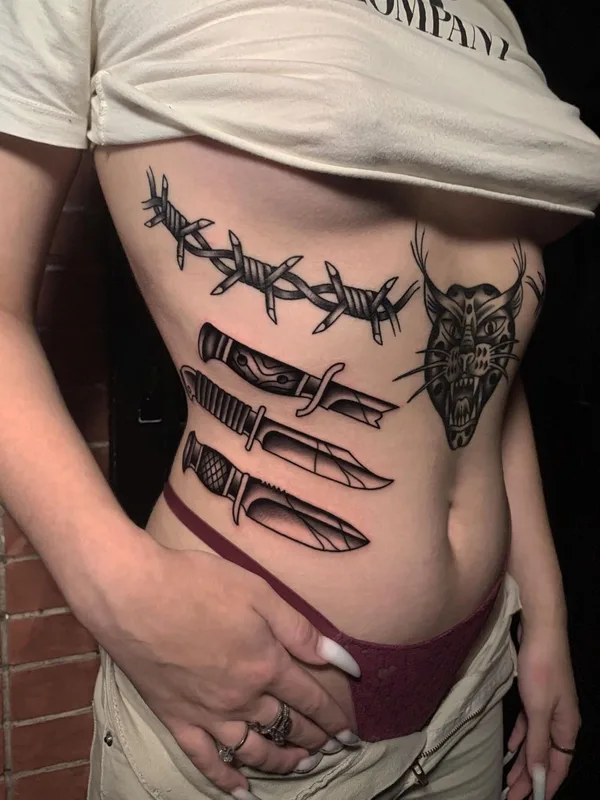 female black and grey blackwork 타투 부위 ribcage #46953 | 타투이스트 Артём Лебедев