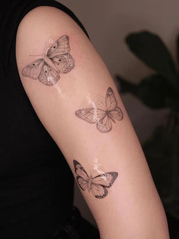 black and grey fineline Tatuagem em forearm #47030 | Tatuador Irina Kondrashova