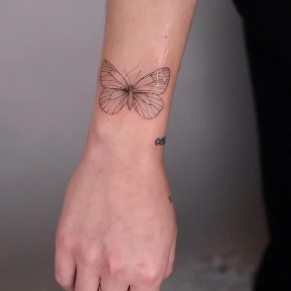 Feminine tattoo by Irina Kondrashova in Okres Praha