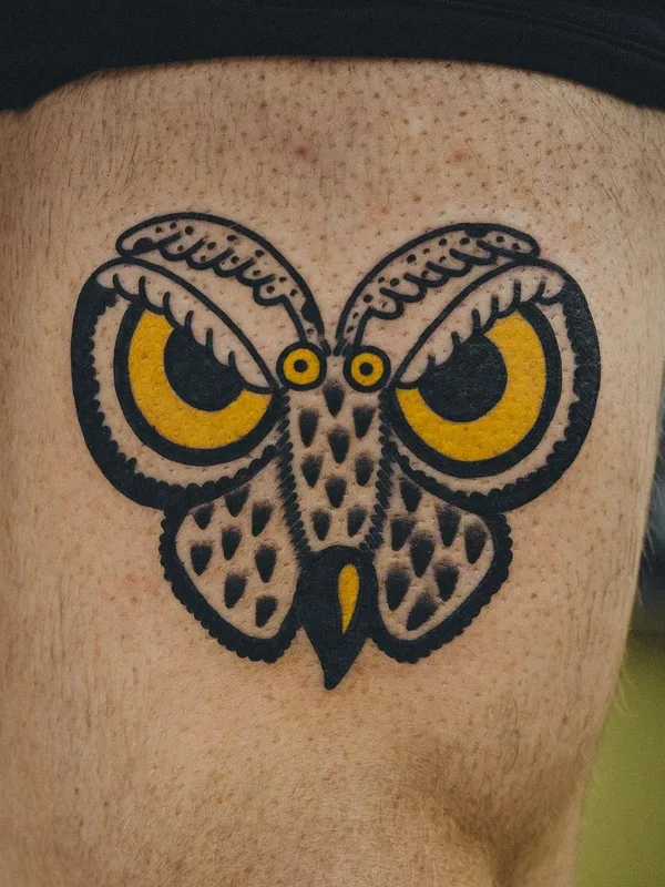 color traditional tattoo auf thigh #47127 | Tätowierer Huh Loves You